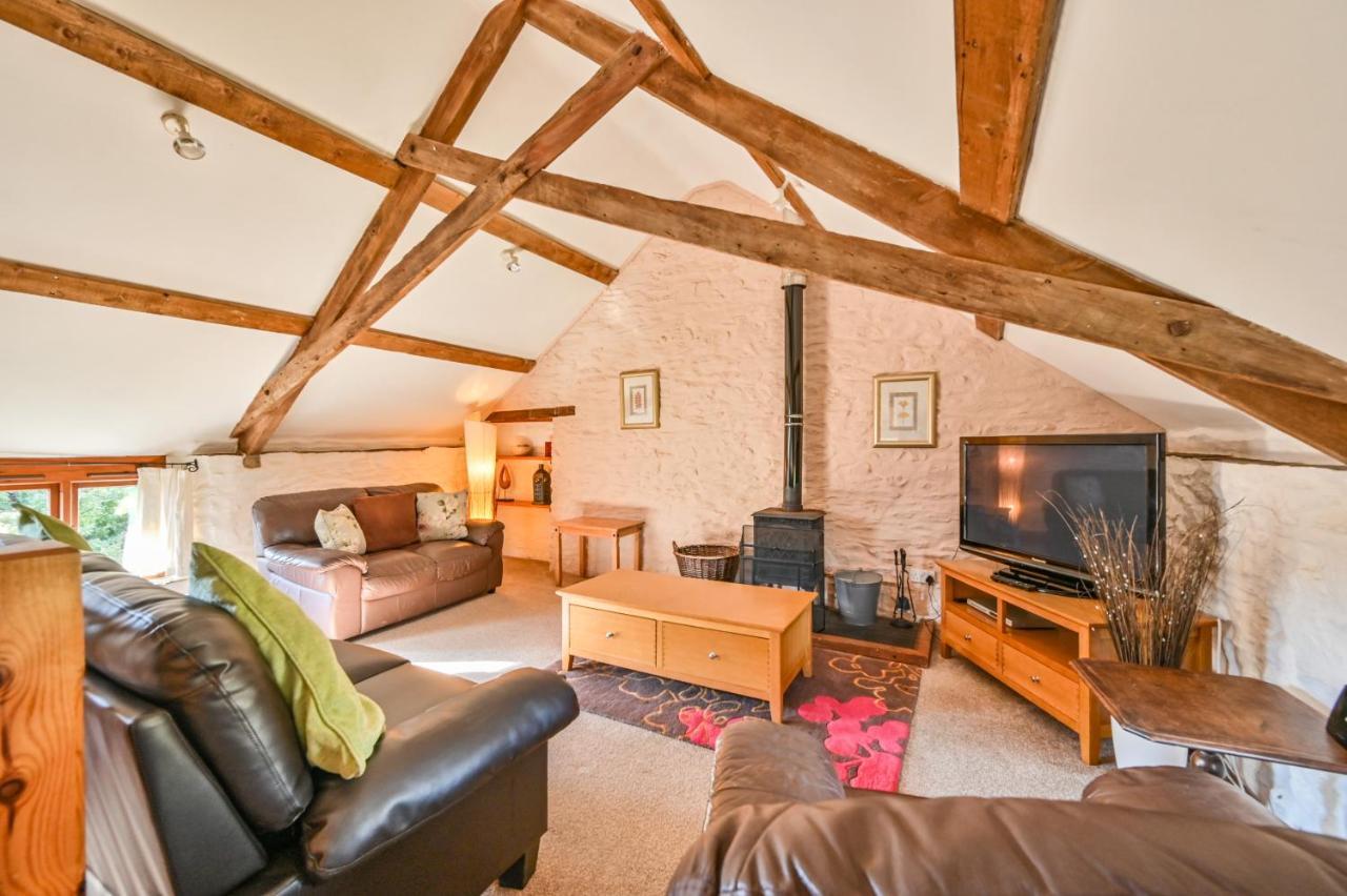 Polean Farm Cottages - With Free Animal Feeding And Pony Rides And Free Access To A Nearby Pool Looe Eksteriør bilde