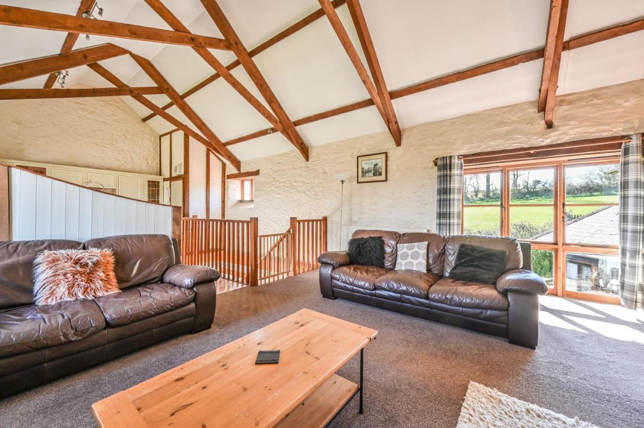 Polean Farm Cottages - With Free Animal Feeding And Pony Rides And Free Access To A Nearby Pool Looe Eksteriør bilde