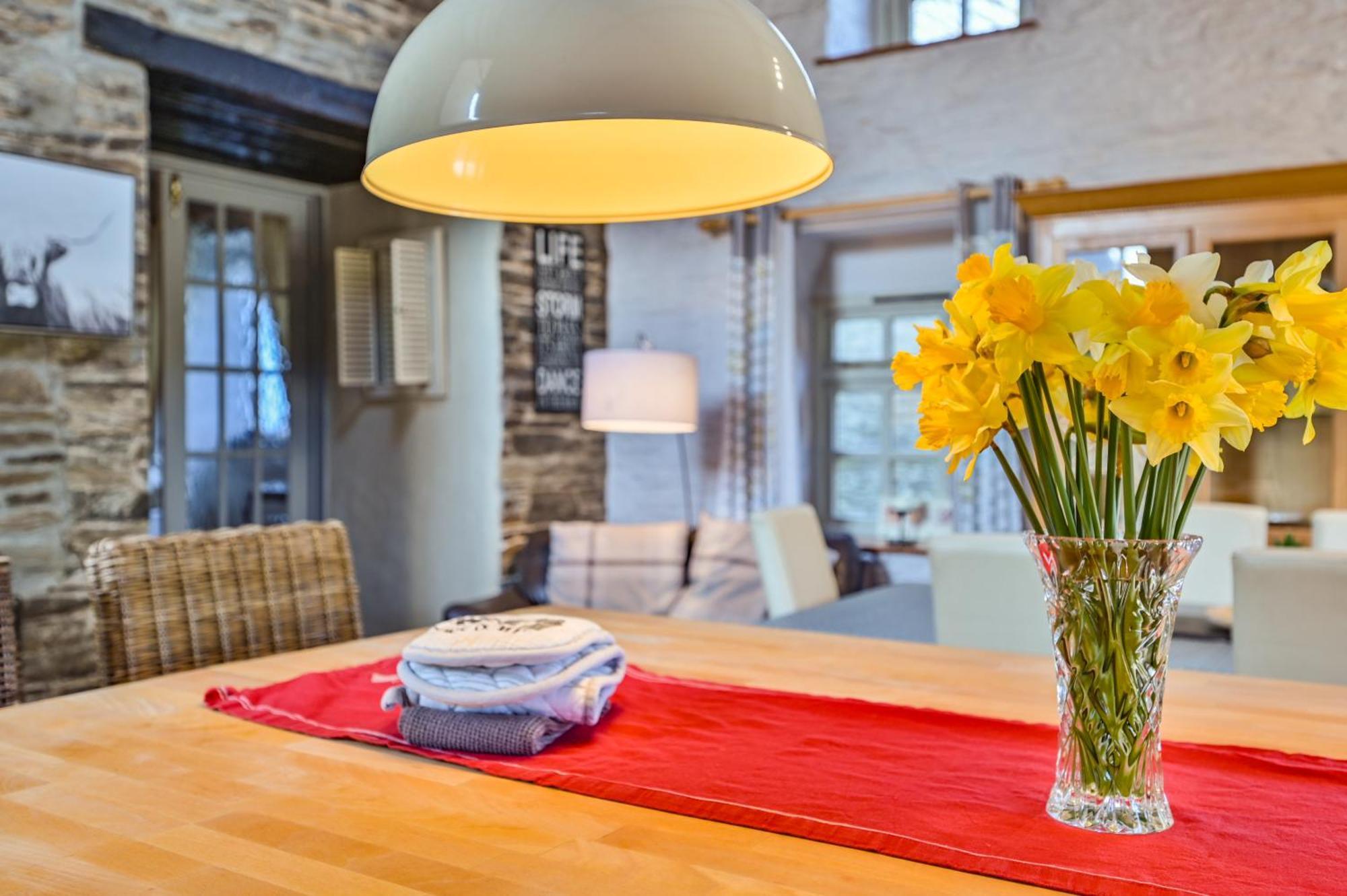 Polean Farm Cottages - With Free Animal Feeding And Pony Rides And Free Access To A Nearby Pool Looe Eksteriør bilde